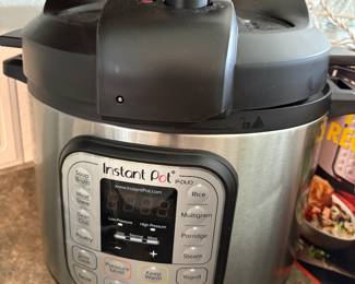 Instant Pot IP DUO V3 seven in one 7 programmable Pressure cooker 6qt silver!