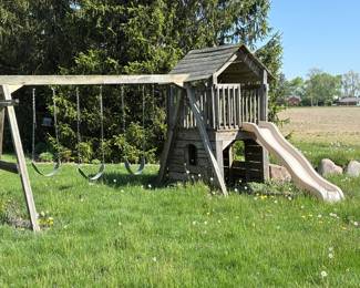 Wooden Children’s Outdoor Play Set !