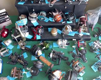 LOTS of Fishing Reels!