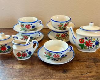 Vtg. Miniature/Children’s Hand Painted Porcelain Play Tea Set 13 Piece Made in Japan