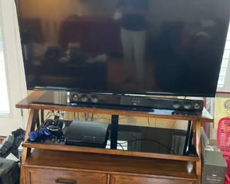 Panasonic TV 60". Sound Bar. Sold separately.