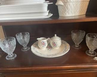 4 glass ice cream glasses; Cute dinner plate w/ salt & pepper set.