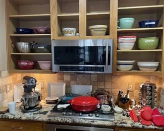 General view of counter and cabinet area