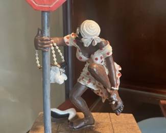 "8 1/2 Narrow" by Annie Lee Collectible 1998