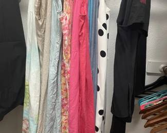 Ladies sleeveless dresses. Size XL