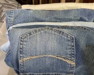 Knee Length jeans and pants - Sixe XL