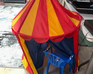 mini tent / Ohel