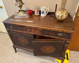 Cute Sideboard / Bar very ornate