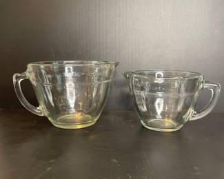 The Pampered Chef measuring cups