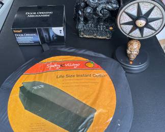 Large collection of Halloween decor, accessories, props & more!
