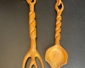 Carved wood serving utensils vtg