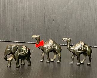 Mini elephant & giraffes