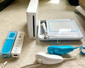 Wii console & accessories