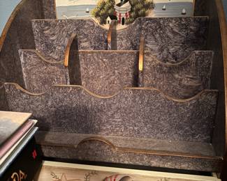 Desk/mail organizer