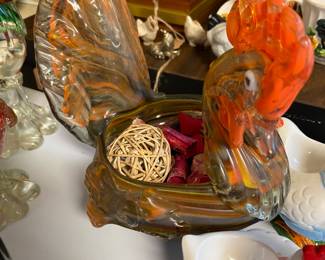 Glass rooster decorative bowl
