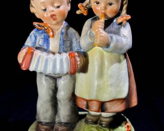 Hummel “Birthday Serenade”