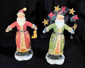 Lots of Santa Figurines!