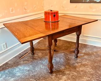 Antique draw-leaf table (detail)...