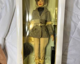 Jackie Jennedy doll