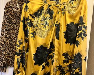 Woman’s name brand clothes
Size xlrg-2x we will presale clothes. Closets are packed