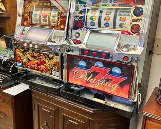 2 slot Machines