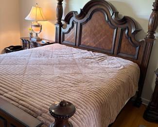 King bed poster bed, King mattress set, (posts on head and foot board can be tall or short - set of 4 each)