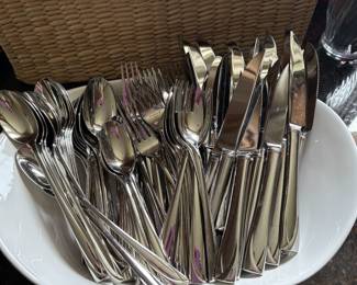 Lenox 18/10 stainless flatware 6-piece place setting - 8 place settings