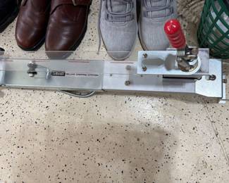 Goldsmith Deluxe Gripping Station
