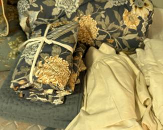 Pottery Barn NEW - King duvet, king shams - 2, 3 Euro Shams and Queen ivory bedskirt