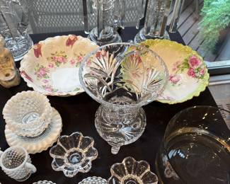 Pair of luster lamps and vintage Fenton glass