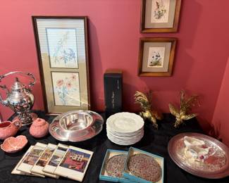 Collection of items: Bordelleo Pinhero, Majolica plates, Brass roosters, vintage teapot
