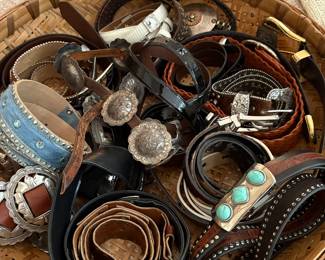 Women's belts