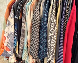 Resort wear short-sleeved shirts
