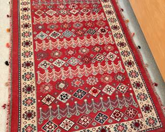 Area rug with side fringe - tied