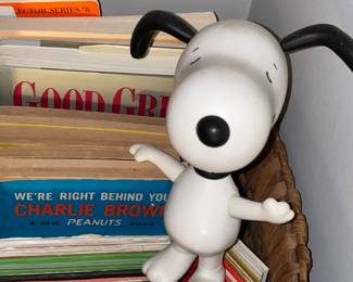 Charlie Brown, Snoopy, & Peanuts Collection (Vintage Books, Ceramic Dolls, Etc.)