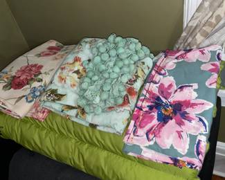 Assorted Blankets & Linen