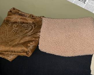 Assorted Blankets & Linen