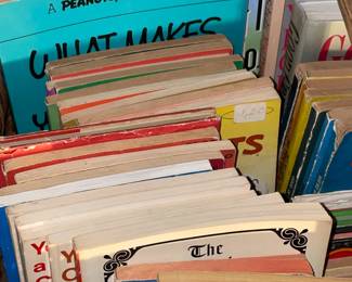 Charlie Brown, Snoopy, & Peanuts Collection (Vintage Books, Ceramic Dolls, Etc.)