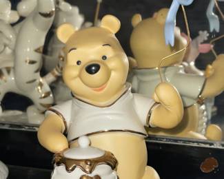 LARGE Winnie The Pooh Collection (Lenox Figurines & Servingware, Handmade Ceramics, Walt Disney Classics Collection Figurines, Vintage Plush, Clothing, Handmade Rugs, Etc.)