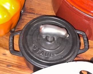 Pig Staub Mini Dutch Oven