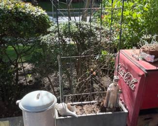 Planter W/ Rack