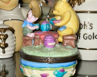 LARGE Winnie The Pooh Collection (Lenox Figurines & Servingware, Handmade Ceramics, Walt Disney Classics Collection Figurines, Vintage Plush, Clothing, Handmade Rugs, Etc.)