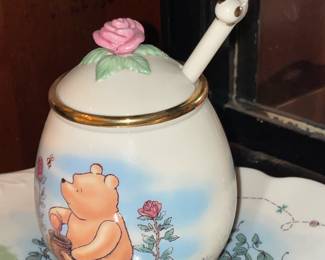 LARGE Winnie The Pooh Collection (Lenox Figurines & Servingware, Handmade Ceramics, Walt Disney Classics Collection Figurines, Vintage Plush, Clothing, Handmade Rugs, Etc.)