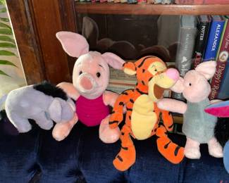 LARGE Winnie The Pooh Collection (Lenox Figurines & Servingware, Handmade Ceramics, Walt Disney Classics Collection Figurines, Vintage Plush, Clothing, Handmade Rugs, Etc.)