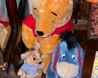 LARGE Winnie The Pooh Collection (Lenox Figurines & Servingware, Handmade Ceramics, Walt Disney Classics Collection Figurines, Vintage Plush, Clothing, Handmade Rugs, Etc.)