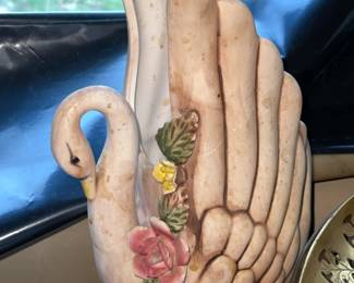 Capodimonte Floral Swan