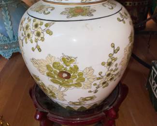 Asian Floral Urn W/ Lid On Pedestal