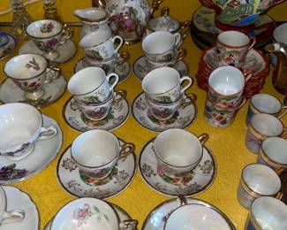Tea Set W/ Tea Cups