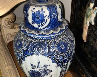 Blue & White Covered Urn W/ Foo Dog