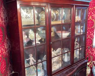 Antique Dining Room Curio Cabinet W/ Curved Glass Windows